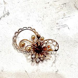 Stunning Garnet Rhinestone Gold plated brooch • Wire Filagree